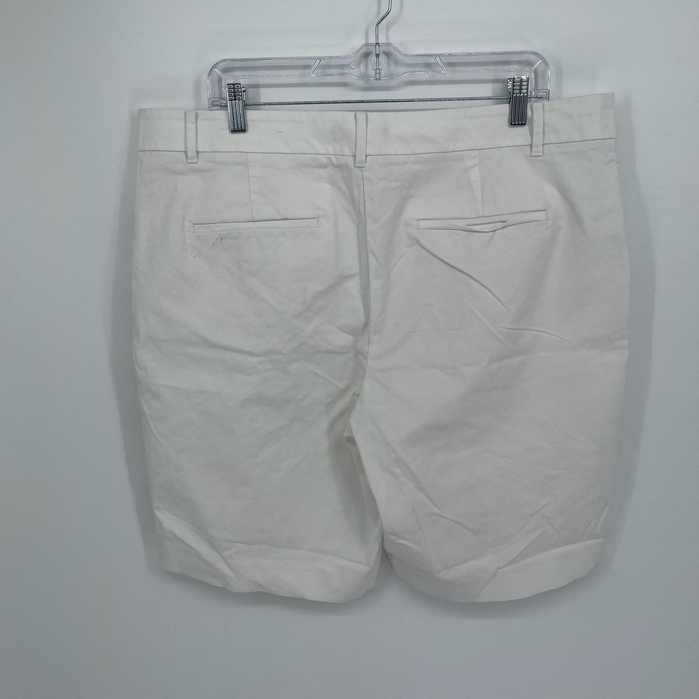 Ann Taylor Women's White Stretch Cotton Flat Front Summer Bermuda Shorts Size 16 - Picture 2 of 6